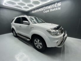 2010 TOYOTA FORTUNER 3.0D-4D R/B A/T