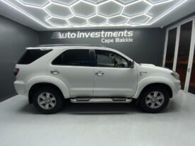 2010 TOYOTA FORTUNER 3.0D-4D R/B A/T