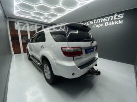 2010 TOYOTA FORTUNER 3.0D-4D R/B A/T