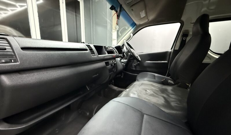 2024 TOYOTA QUANTUM/HIACE 2.5 D-4D SESFIKILE 16s full
