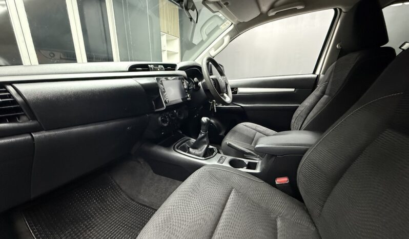 2022 TOYOTA HILUX 2.4 GD-6 RB RAIDER P/U E/CAB full