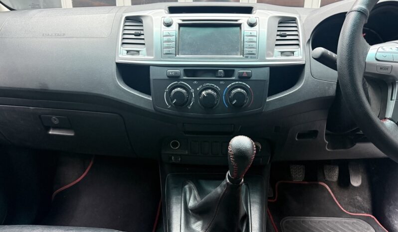 2015 TOYOTA HILUX 3.0D-4D LEGEND 45 XTRA CAB P/U full