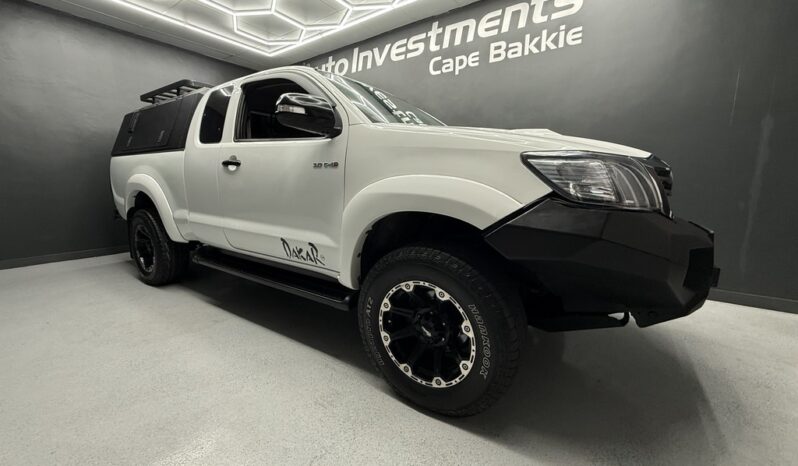 2015 TOYOTA HILUX 3.0D-4D LEGEND 45 XTRA CAB P/U full