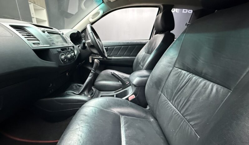 2015 TOYOTA HILUX 3.0D-4D LEGEND 45 XTRA CAB P/U full