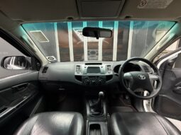 2015 TOYOTA HILUX 3.0D-4D LEGEND 45 XTRA CAB P/U full