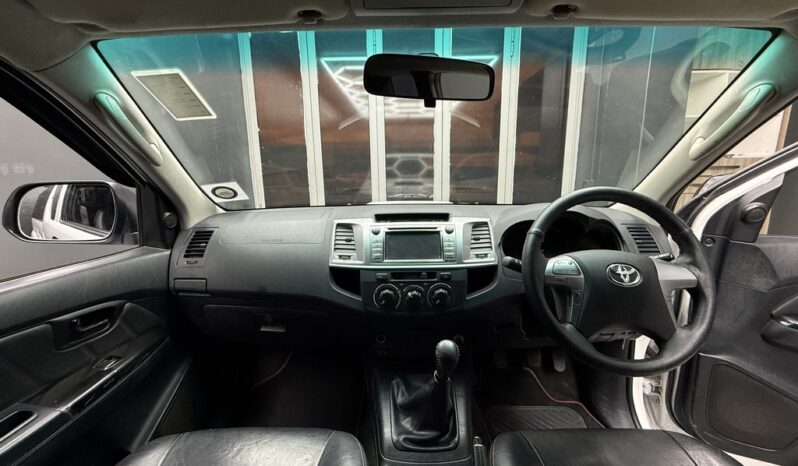 2015 TOYOTA HILUX 3.0D-4D LEGEND 45 XTRA CAB P/U full