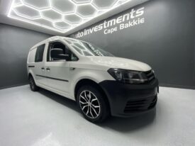 2017 VOLKSWAGEN CADDY4 MAXI CREWBUS 2.0 TDi