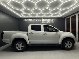 2016 ISUZU KB 300 D-TEQ LX A/T P/U D/C