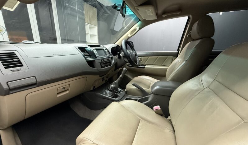 2012 TOYOTA FORTUNER 3.0D-4D 4X4 full