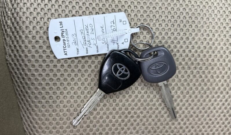 2013 TOYOTA FORTUNER 2.5D-4D RB full