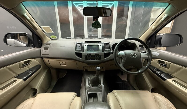 2013 TOYOTA FORTUNER 3.0D-4D R/B full