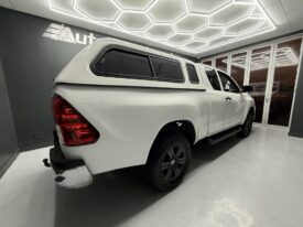 2021 TOYOTA HILUX 2.4 GD-6 RB RAIDER P/U E/CAB