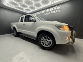 2014 TOYOTA HILUX 3.0D-4D RAIDER XTRA CAB P/U S/C