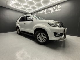 2015 TOYOTA FORTUNER 3.0D-4D R/B A/T