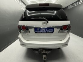 2015 TOYOTA FORTUNER 3.0D-4D R/B A/T