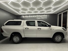 2017 TOYOTA HILUX 2.4 GD-6 SR 4X4 P/U D/C