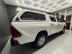 2017 TOYOTA HILUX 2.4 GD-6 SR 4X4 P/U D/C