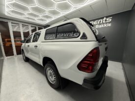 2017 TOYOTA HILUX 2.4 GD-6 SR 4X4 P/U D/C
