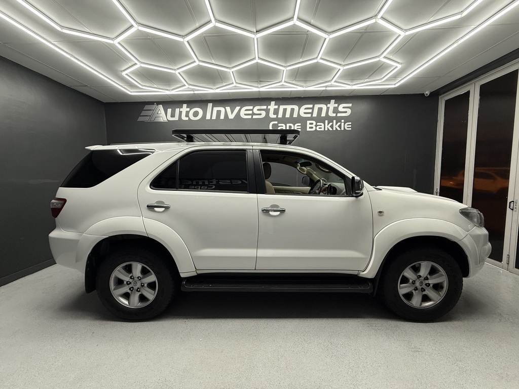 2010 TOYOTA FORTUNER 3.0D-4D R/B A/T