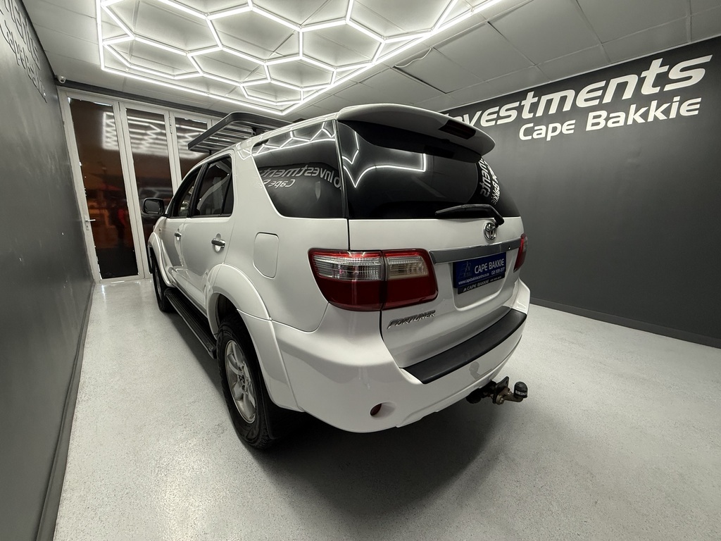 2010 TOYOTA FORTUNER 3.0D-4D R/B A/T
