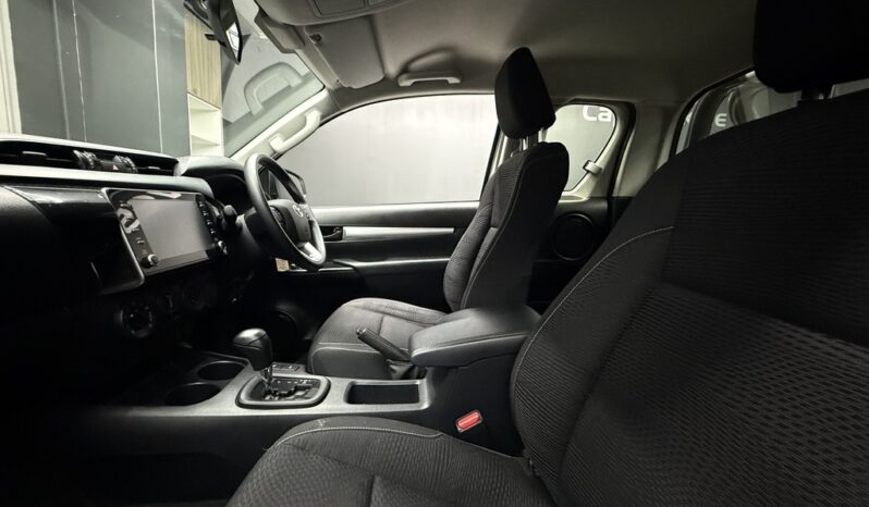 2023 TOYOTA HILUX 2.4 GD-6 RB RAIDER A/T P/U E/CAB full