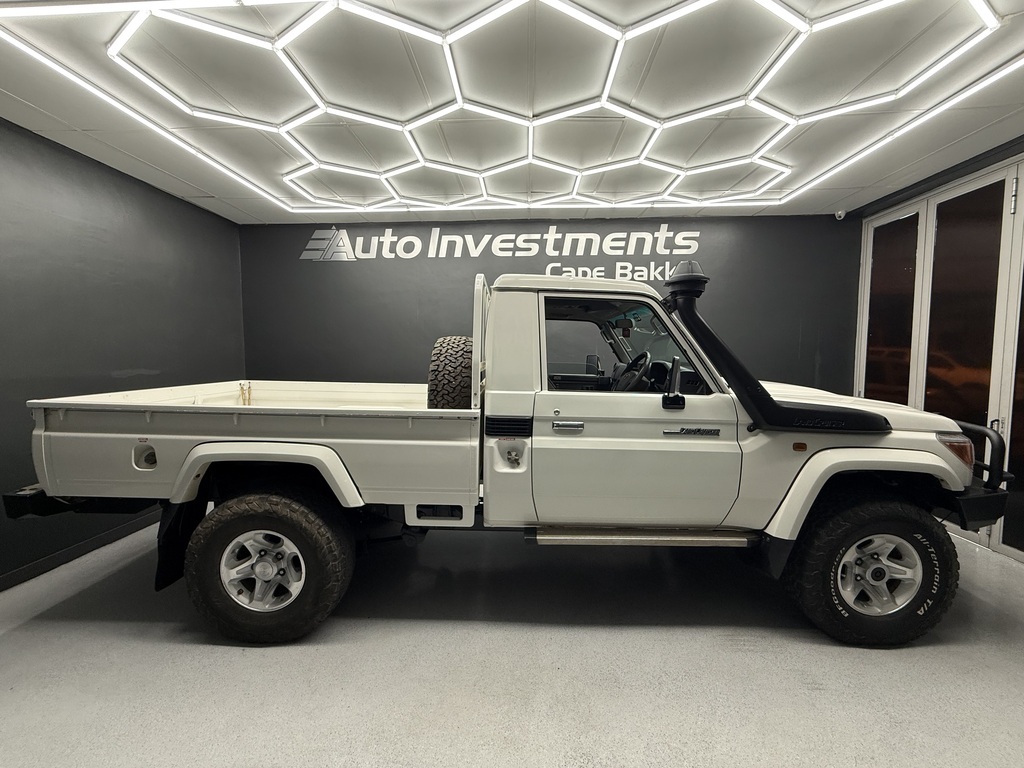 2021 TOYOTA LAND CRUISER 79 4.5D P/U S/C