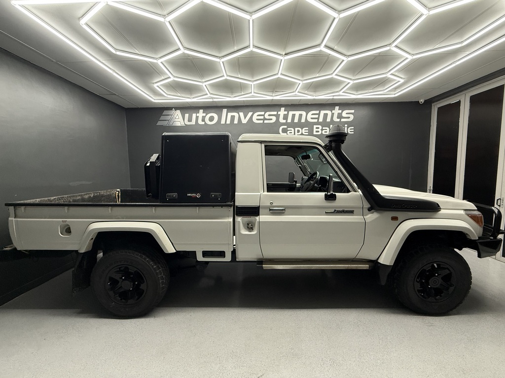 2021 TOYOTA LAND CRUISER 79 4.5D P/U S/C