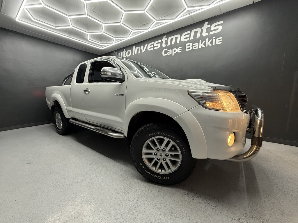 2014 TOYOTA HILUX 3.0D-4D RAIDER XTRA CAB 4X4 P/U S/C
