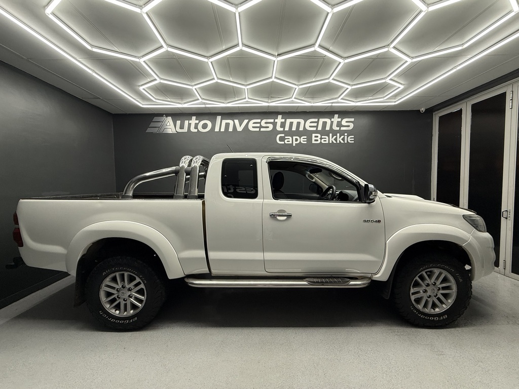 2014 TOYOTA HILUX 3.0D-4D RAIDER XTRA CAB 4X4 P/U S/C