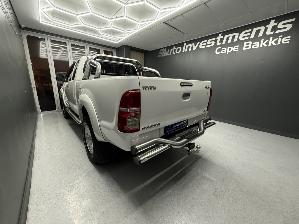 2014 TOYOTA HILUX 3.0D-4D RAIDER XTRA CAB 4X4 P/U S/C