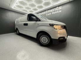 2018 HYUNDAI H-1 2.5 CRDi A/C F/C P/V A/T