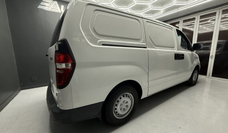 2018 HYUNDAI H-1 2.5 CRDi A/C F/C P/V A/T full