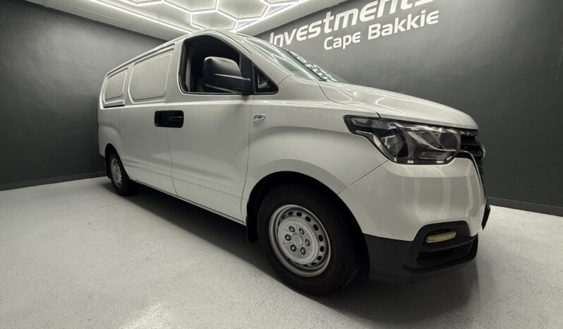 2018 HYUNDAI H-1 2.5 CRDi A/C F/C P/V A/T full