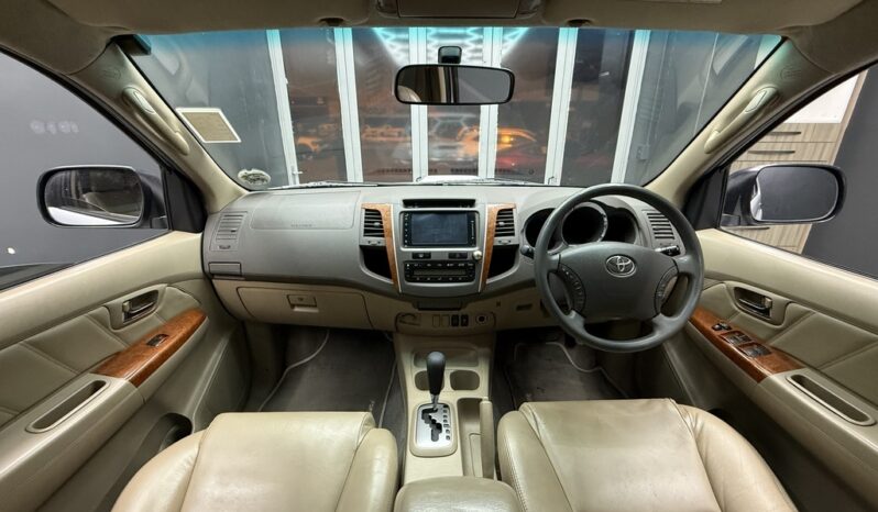 2010 TOYOTA FORTUNER 3.0D-4D R/B A/T full