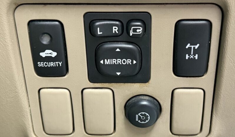 2010 TOYOTA FORTUNER 3.0D-4D R/B A/T full