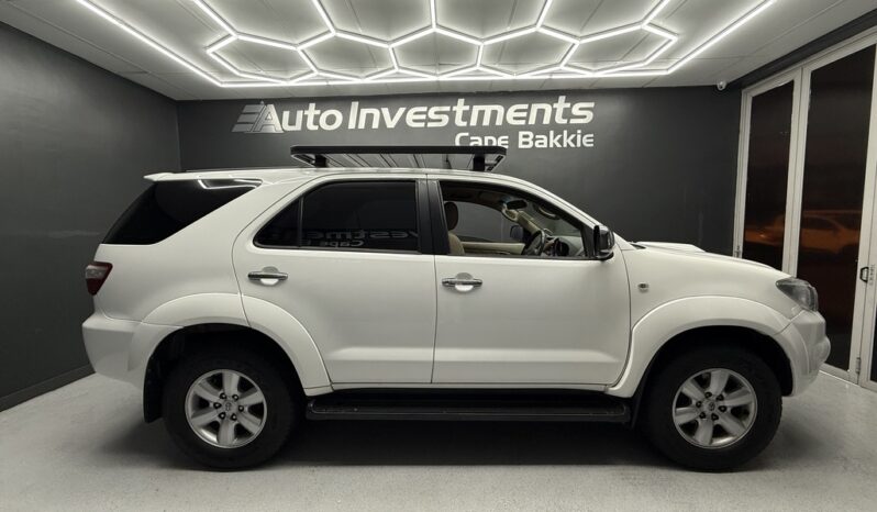 2010 TOYOTA FORTUNER 3.0D-4D R/B A/T full