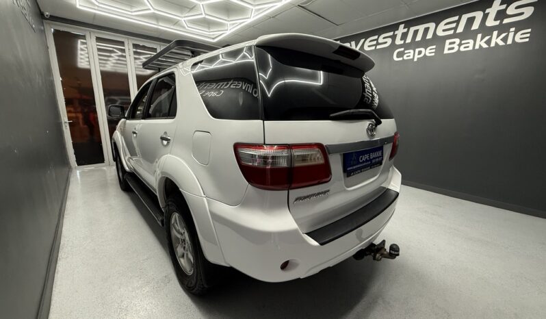2010 TOYOTA FORTUNER 3.0D-4D R/B A/T full