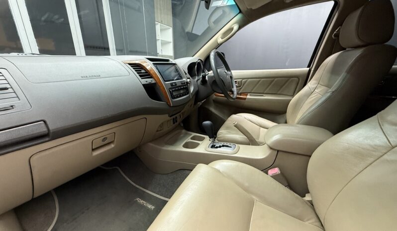 2010 TOYOTA FORTUNER 3.0D-4D R/B A/T full