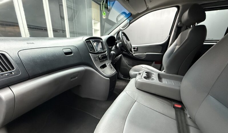 2017 HYUNDAI H-1 2.5 CRDI A/T/ 2.5 ELITE A/T full