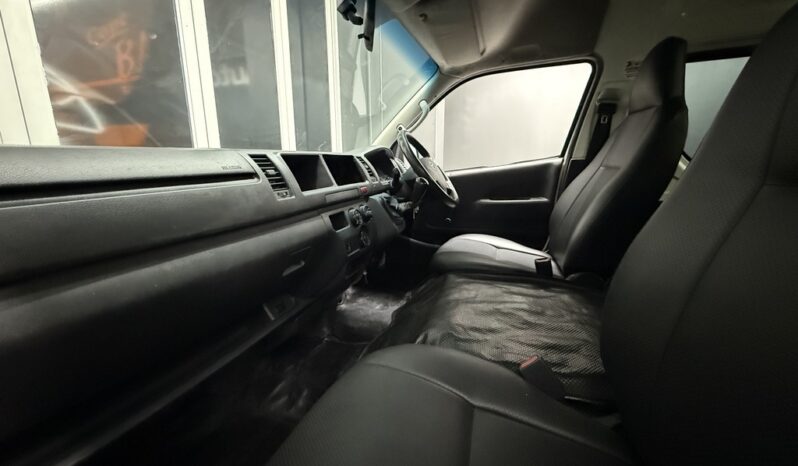 2022 TOYOTA QUANTUM/HIACE 2.5 D-4D SESFIKILE 16s full