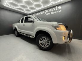 2014 TOYOTA HILUX 3.0D-4D RAIDER XTRA CAB 4X4 P/U S/C