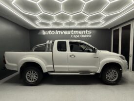 2014 TOYOTA HILUX 3.0D-4D RAIDER XTRA CAB 4X4 P/U S/C