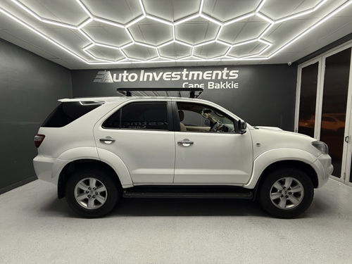 2010 TOYOTA FORTUNER 3.0D-4D R/B A/T