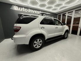 2010 TOYOTA FORTUNER 3.0D-4D R/B A/T