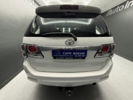 2014 TOYOTA FORTUNER 2.5D-4D RB A/T
